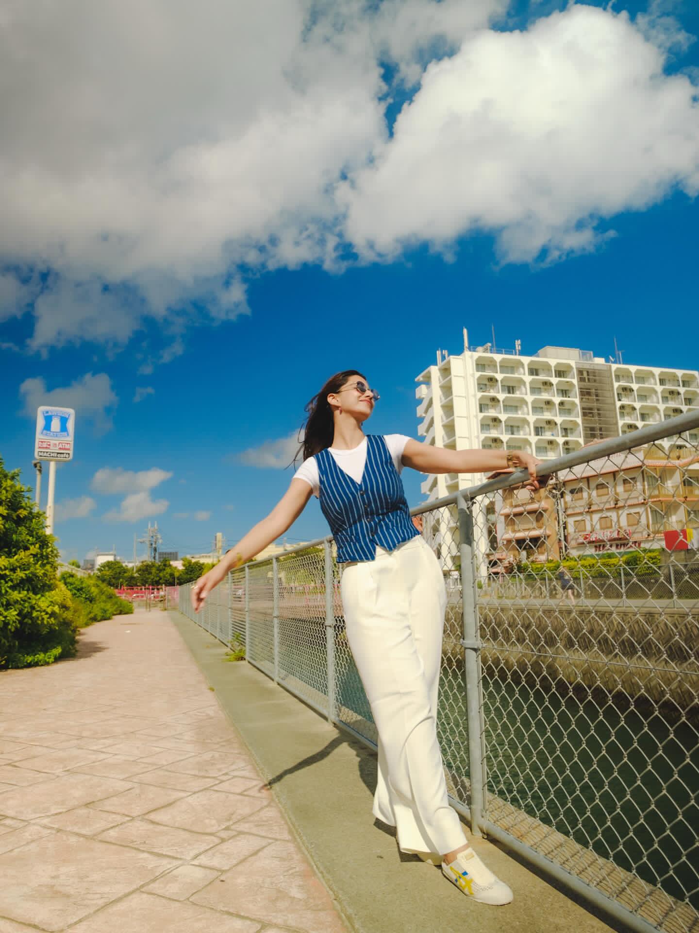 GzIYbSybYAAMIhN?format=jpg&name=large