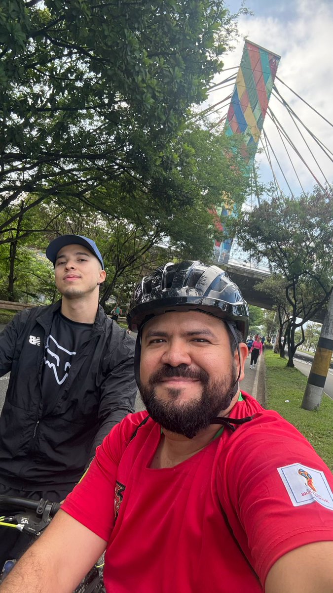 César Olse (@cesarolse) on Twitter photo Rodada por Medellín hoy con el parcero Rodada por Medellín hoy con el parcero