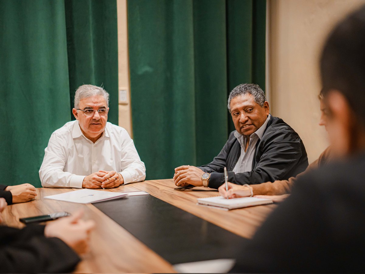 RaulJalil_ok's tweet photo. Nos reunimos con el intendente Mario Cusipuma para coordinar obras clave en Antofagasta: agua y cloacas en El Peñón, estudios hídricos, avances en la Ruta 43 y nueva línea eléctrica.

Estamos trabajando para que cada antofagasteño viva mejor. https://t.co/tGp4TF60Qo