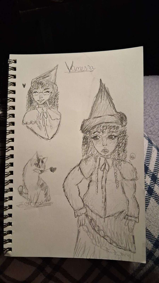 _tinycatspoon's tweet image. wowee first time posting art
drawing of the lovely @nessguerrero as a witch for Halloween :) ft: Turtle