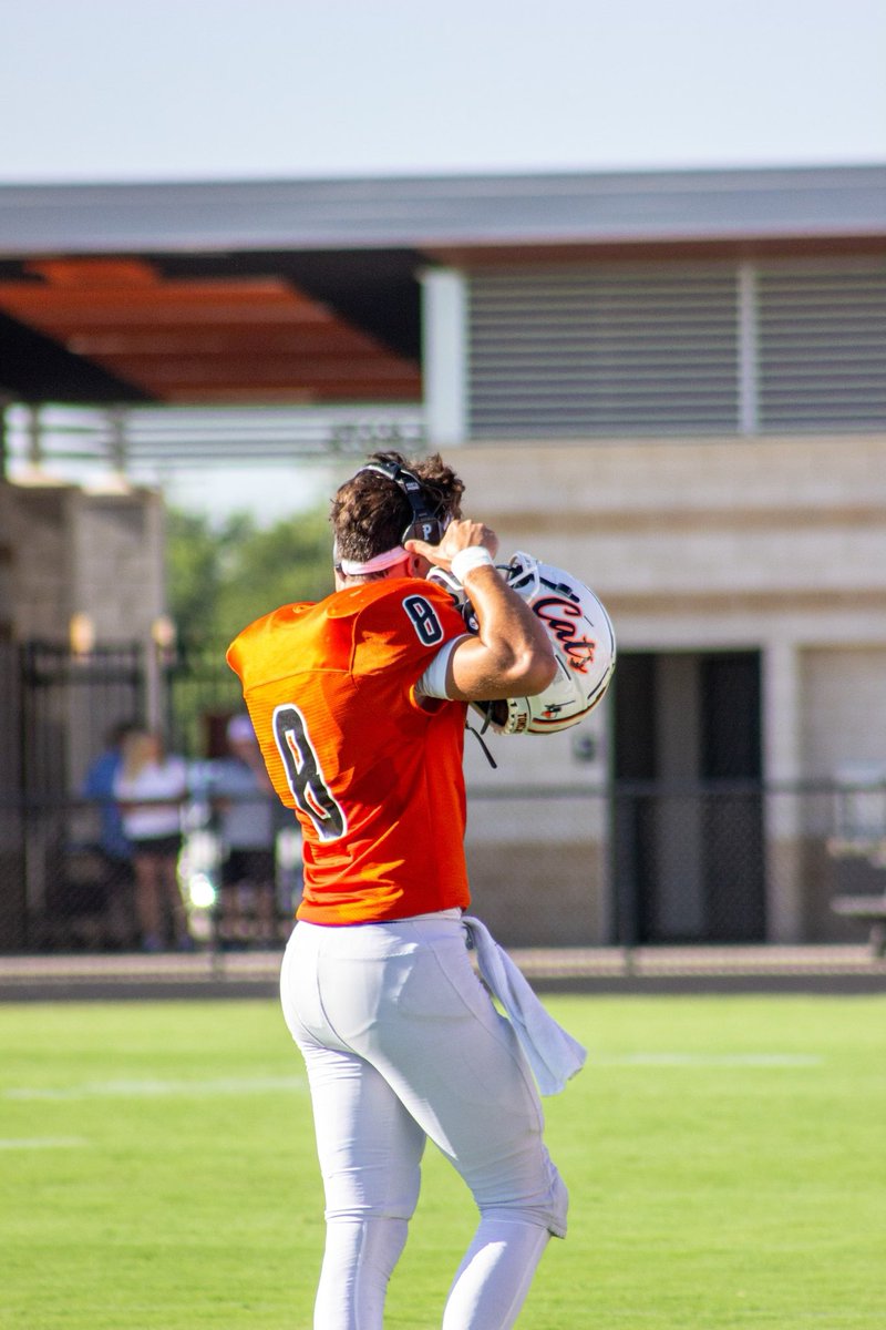 donniehooten1's tweet photo. Scrimmage pt1.
@HSFBamerica @TBTomcatFball https://t.co/Ya6hDTVpsM