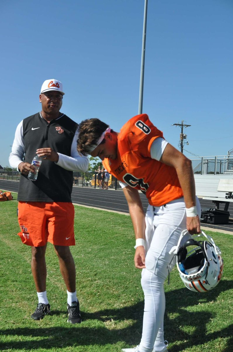donniehooten1's tweet photo. Scrimmage pt1.
@HSFBamerica @TBTomcatFball https://t.co/Ya6hDTVpsM