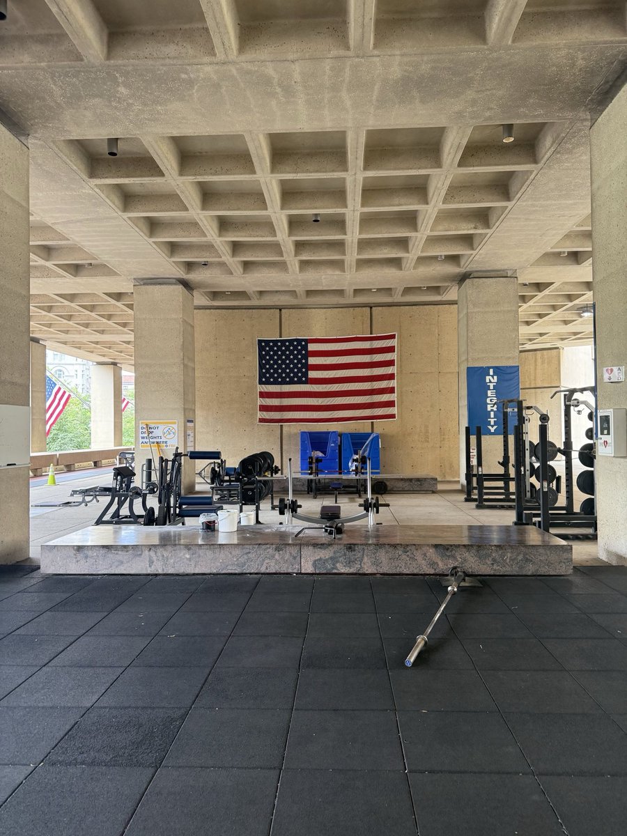 FBIDirectorKash's tweet image. This @FBI is all in on the Hegseth/Kennedy challenge:

Location: HQ 1776 Gym
50 Pull-ups 
100 Push-ups
Time: 7:49

The Mission doesn’t stop in the gym on Sundays, who’s next?