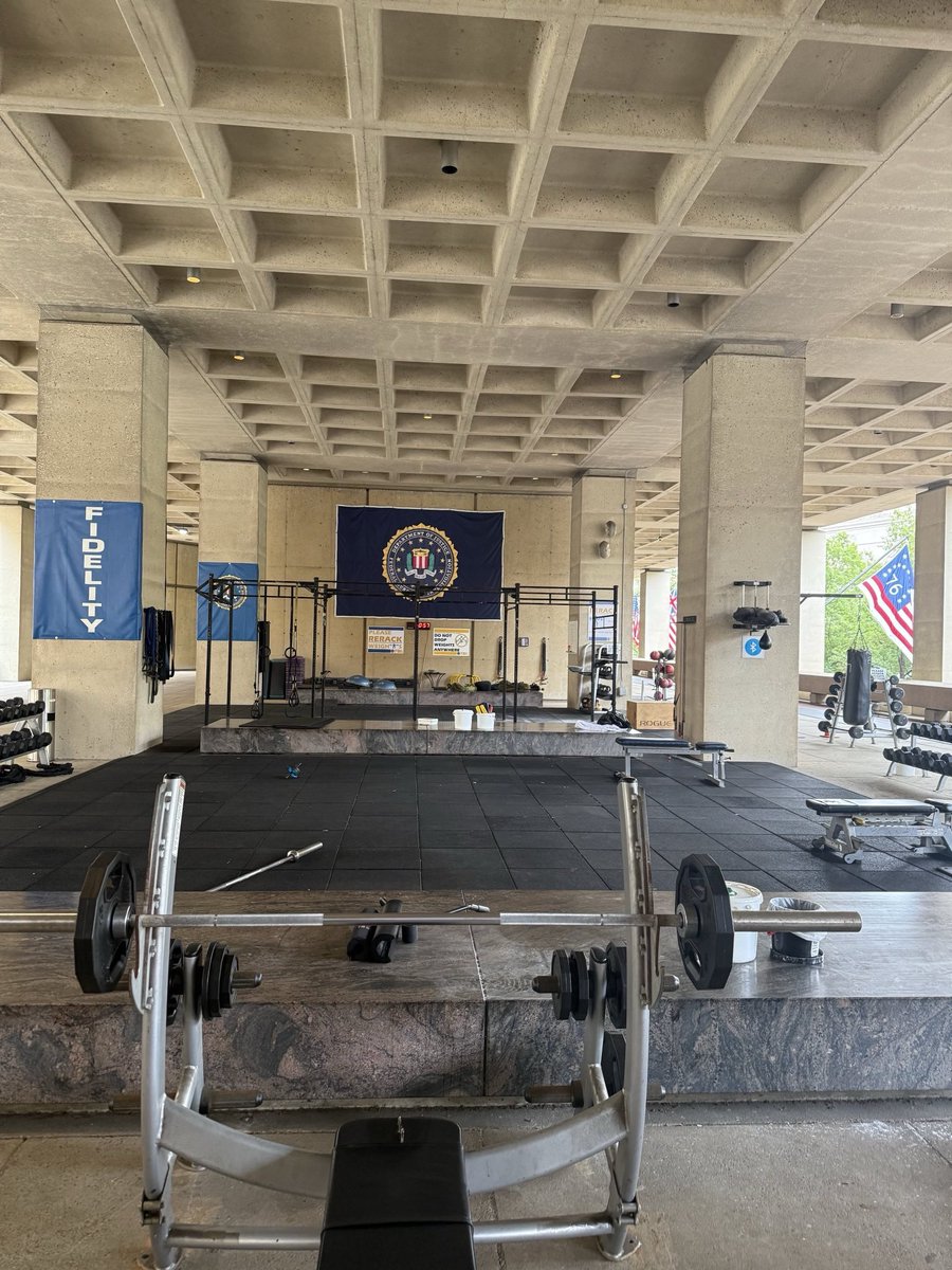 FBIDirectorKash's tweet image. This @FBI is all in on the Hegseth/Kennedy challenge:

Location: HQ 1776 Gym
50 Pull-ups 
100 Push-ups
Time: 7:49

The Mission doesn’t stop in the gym on Sundays, who’s next?