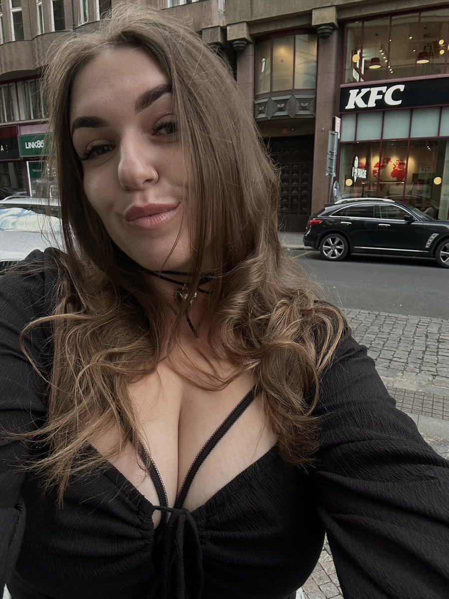 меліса tweet media