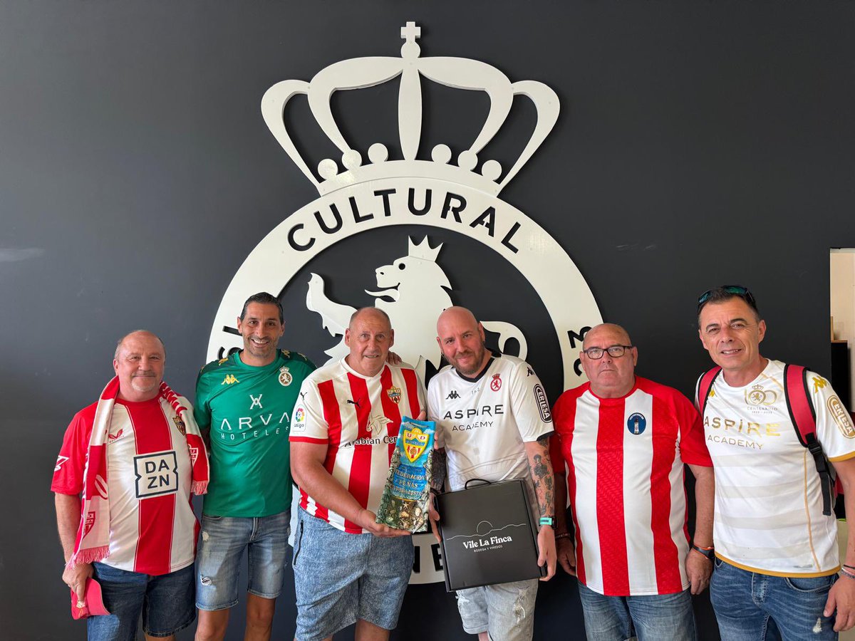 Federación de Peñas Culturalistas (@fdpcultural) on Twitter photo 👋🏻 | ¡Iniciamos la temporada en el Reino recibiendo a la <a href="/fpudalmeria/">Federación de Peñas UD Almería</a>!
Hemos aprovechado la ocasión para intercambiar obsequios y desearles suerte para esta temporada.
¡Muchas gracias por vuestra visita! 👋🏻 | ¡Iniciamos la temporada en el Reino recibiendo a la <a href="/fpudalmeria/">Federación de Peñas UD Almería</a>!
Hemos aprovechado la ocasión para intercambiar obsequios y desearles suerte para esta temporada.
¡Muchas gracias por vuestra visita!
