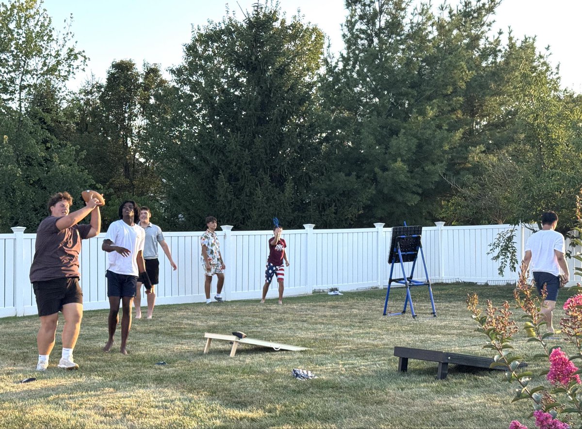 A little R and R for the team. A HUGE thank you to the Tyagi Family for hosting. #TIMETOCLIMB