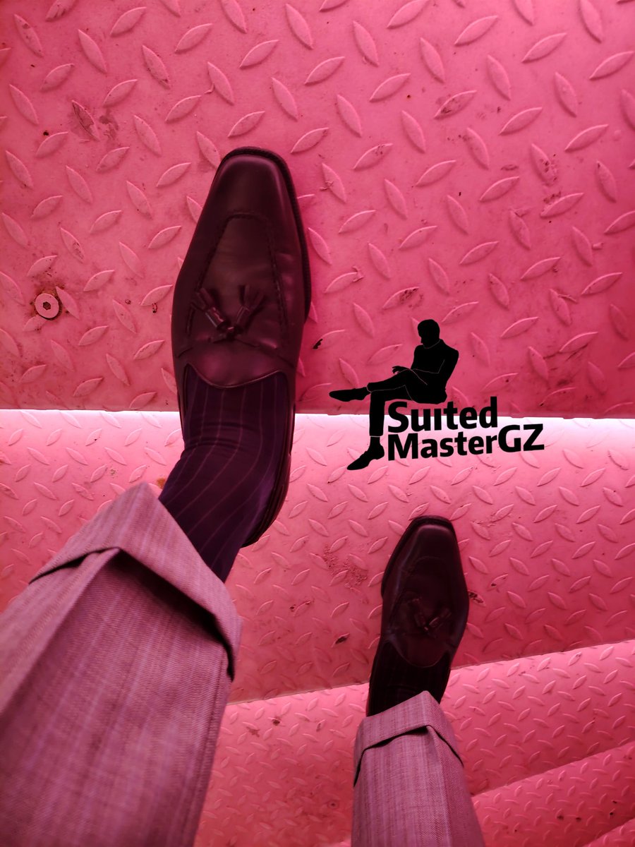 来，叔叔带你去红灯区