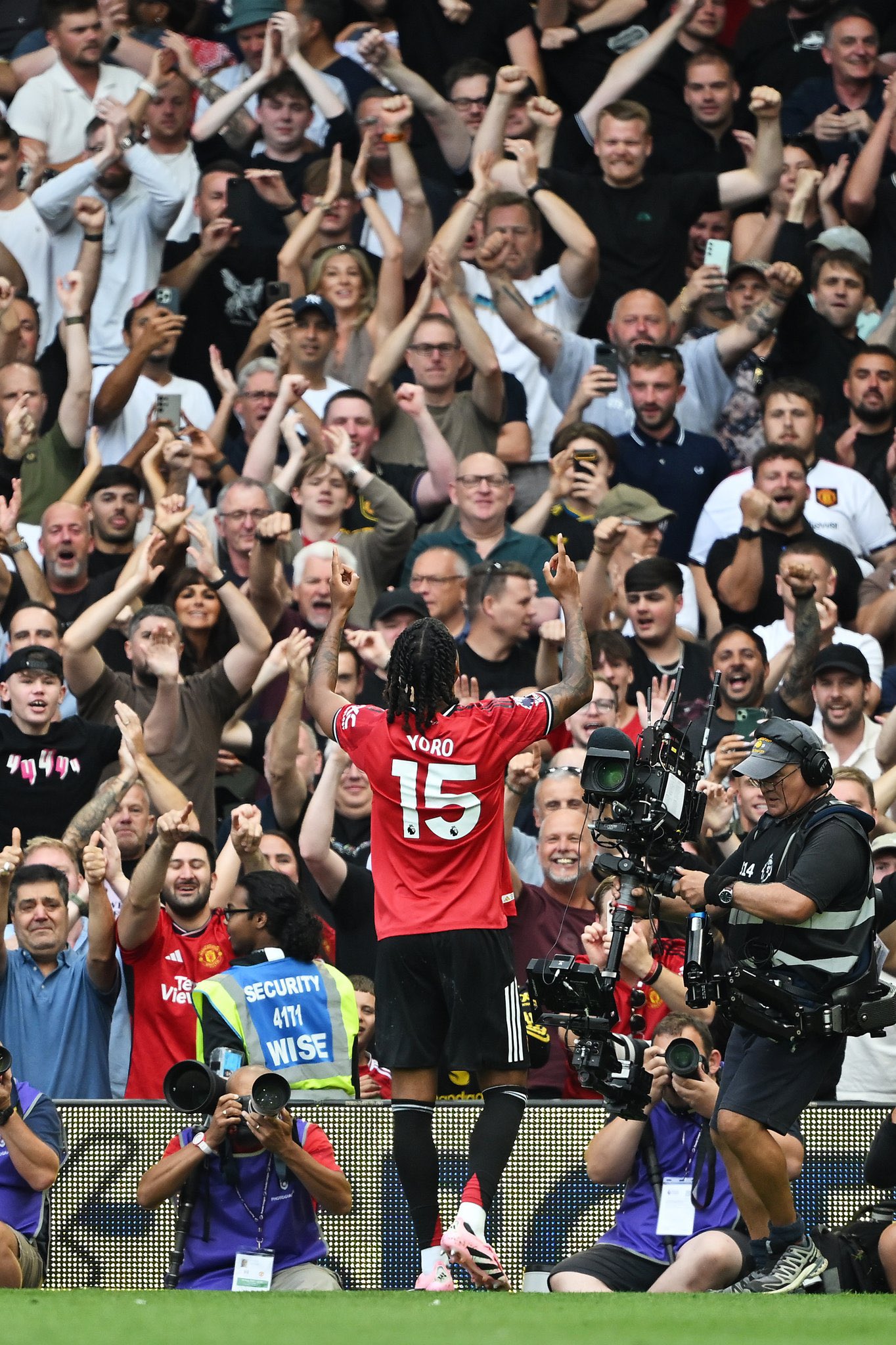 Fulham vs Manchester United: Yoro's header went in after deflection from Muniz