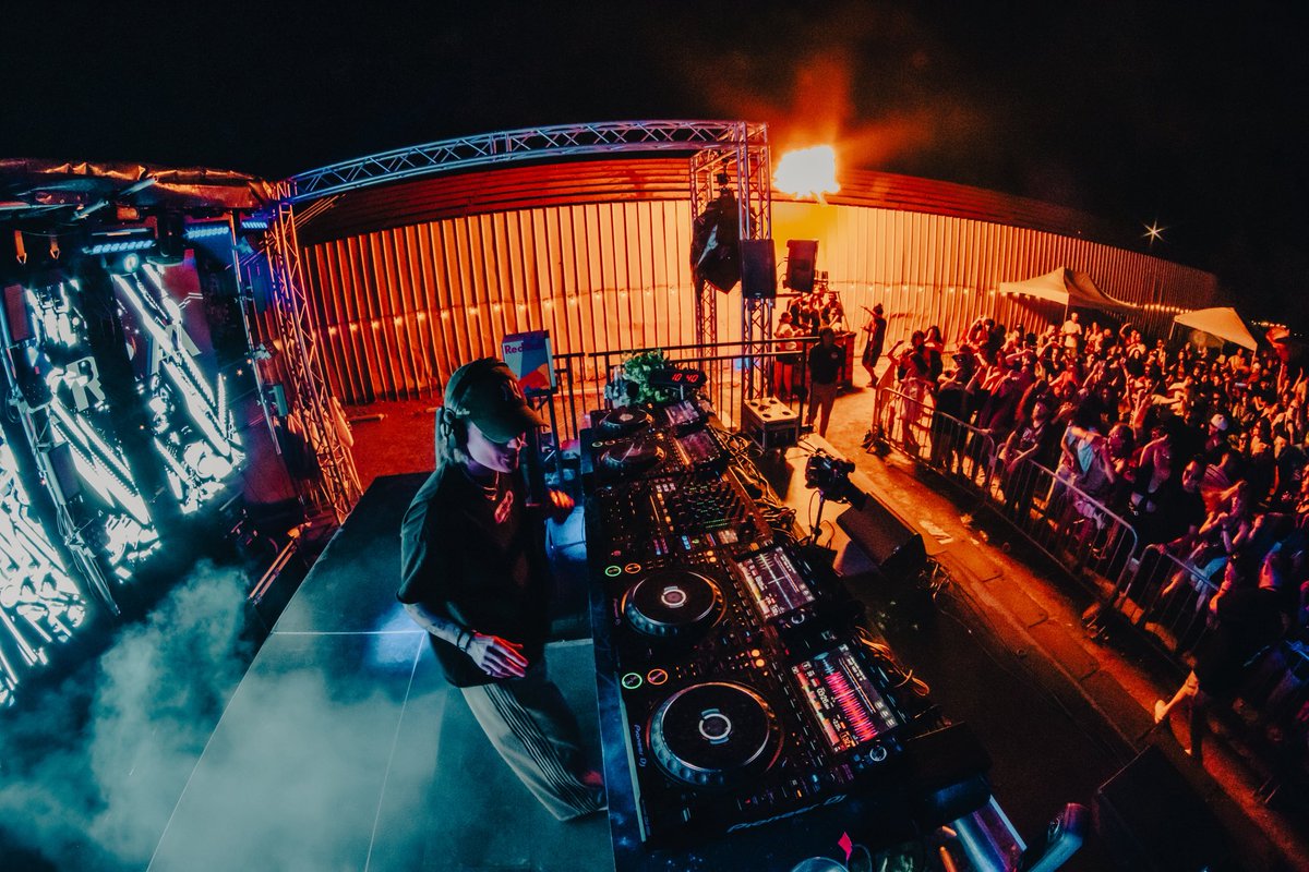 2FilthyPhotos's tweet image. Last night w/ @JWorra in Abq!