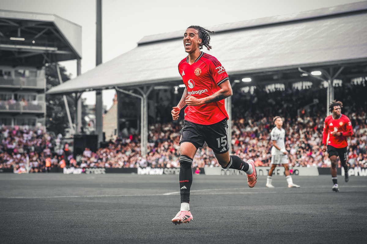 Manchester United (@manutd) on Twitter photo Shining 🌟 Shining 🌟