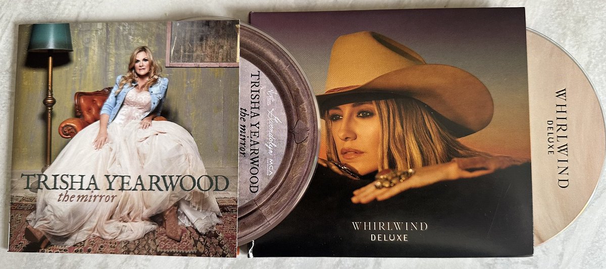 Easy day chillin’ with the ladies of country 🤠A Mirror Whirlwind Deluxe Double from <a href="/trishayearwood/">Trisha Yearwood</a> &amp; <a href="/laineywilson/">Lainey Wilson</a> 🤠🇺🇸🤠
