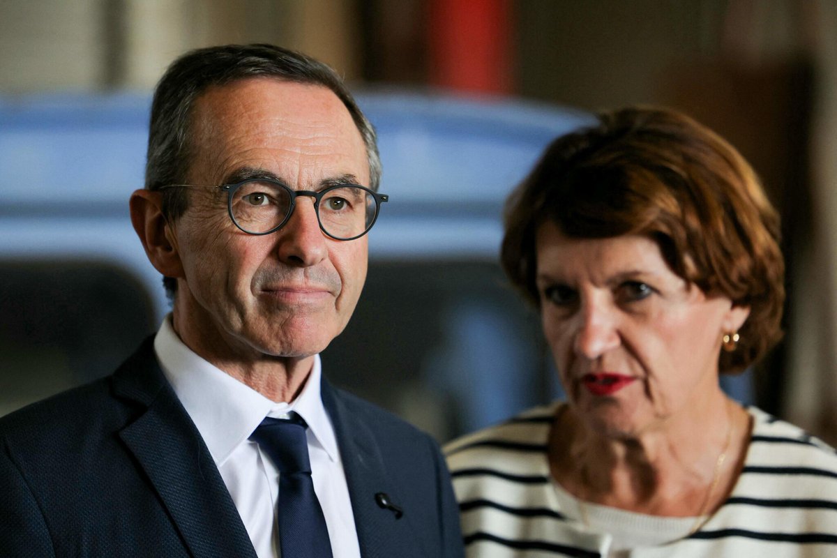 🌊 Le président de LR Bruno Retailleau rêve d’une «vague bleue» aux prochaines municipales

Comment répéter la retentissante victoire de l’UMP en 2014 ?

Explications ➡️ l.leparisien.fr/N6PD