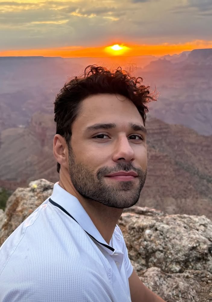 thecottage8124's tweet photo. I absolutely love this picture 😍😍😍 #rafaelsliva #shawnwest #carlosreyes  #sexyman https://t.co/nqSwxTX8EQ