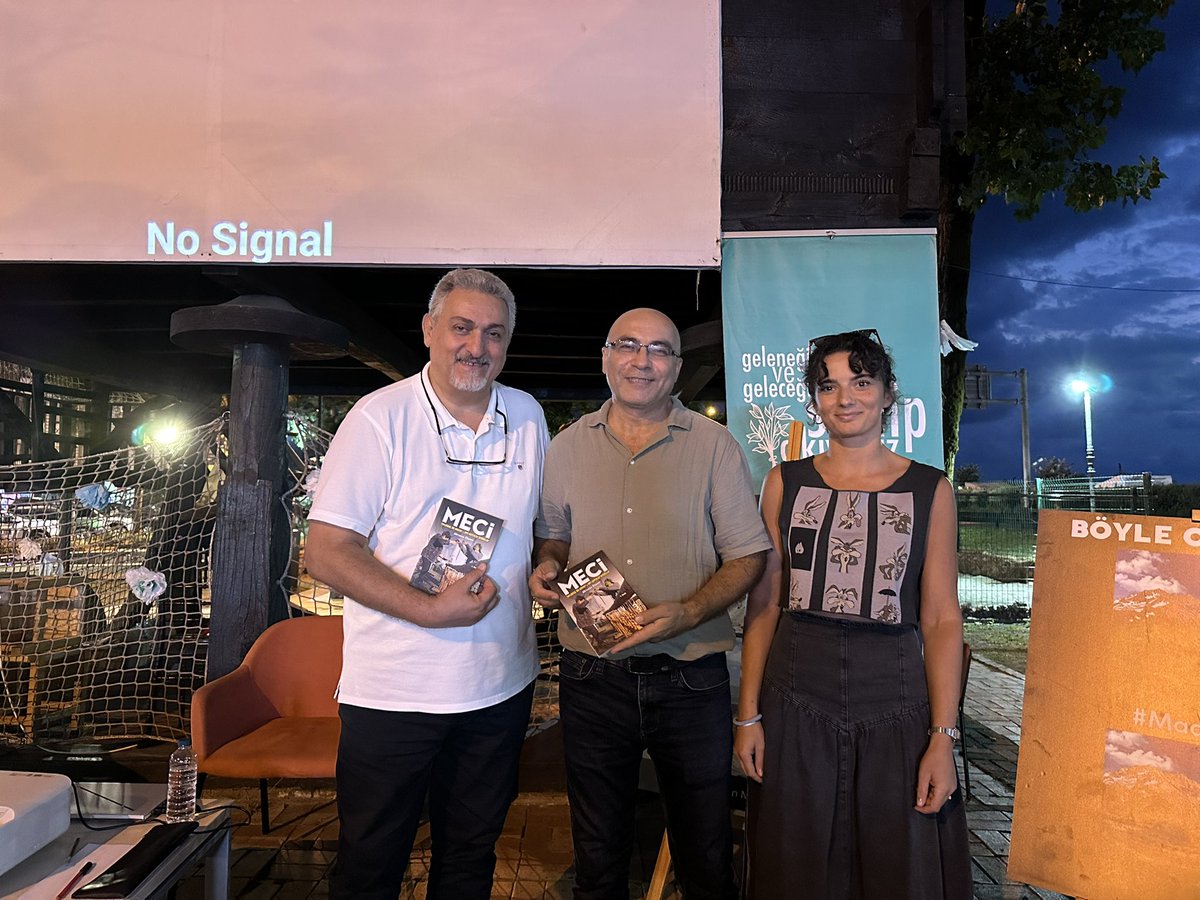 findiklibel's tweet photo. Doç. Dr. Oğuz Kurdoğlu ve Gazeteci-Yazar Özer Akdemir, “İklim Yasası ve Madenler” söyleşisi ile, ardından yönetmenliğini Özer Akdemir’in yaptığı “Yalnız Efe” belgeseliyle ViçeFest | Yeşil Altın Gümüş Deniz Festivali 4. Viçe Kitap Günleri’nde bizlerleydi. 📚✍🏻🌿

Katkı ve katılımları için teşekkür ederiz.