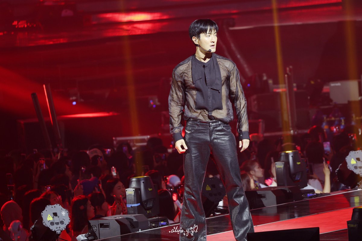 alina_y_y's tweet photo. 250824
 <SUPER SHOW 10> in SEOUL DAY3

#SIWON
 #시원
#최시원 
#슈퍼주니어 
#SUPERJUNIOR https://t.co/cyY1w26rhJ