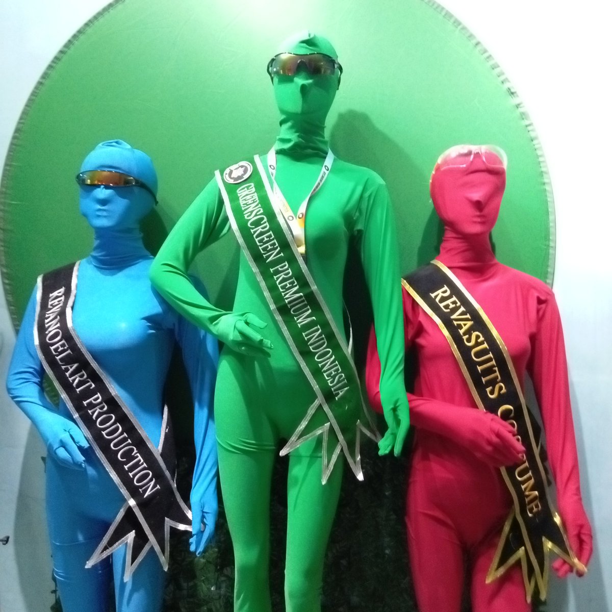 RevanoelA's tweet photo. #revasuits #zentai #zentaisuit #jumpsuit #bodysuits #spandex #lycra #cosplay #slave #gloves #mask #hentai #kostum #costume #anime https://t.co/Q2xPYmRbRQ