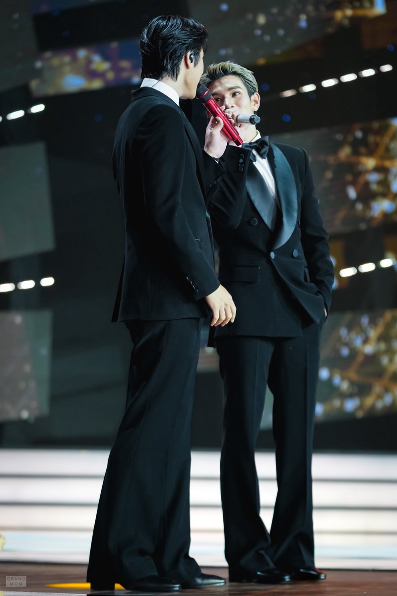 GrandmaGrandmom's tweet photo. Cause now you know how I feel.
And I can't hide it.

😳😳

GEMINI FOURTH SHINE ON STAGE

#GeminiFourthxMUT2025
#GeminiFourth 
#Gemini_NT #Fourthnattawat https://t.co/qP08BZvzYk