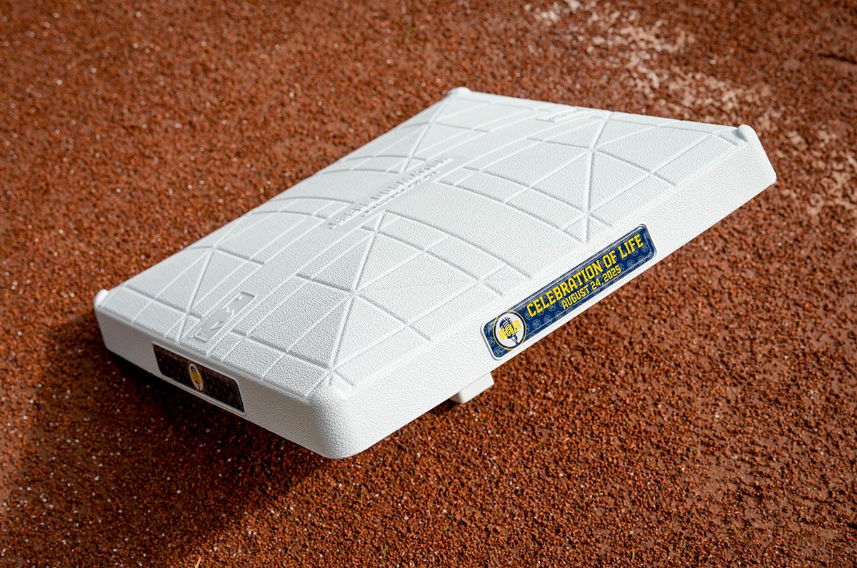 Brewers's tweet photo. Special Bob Uecker baseballs and bases will be used today to commemorate our celebration of Mr. Baseball 🎙️⚾️ https://t.co/ZJp2IuN1HK