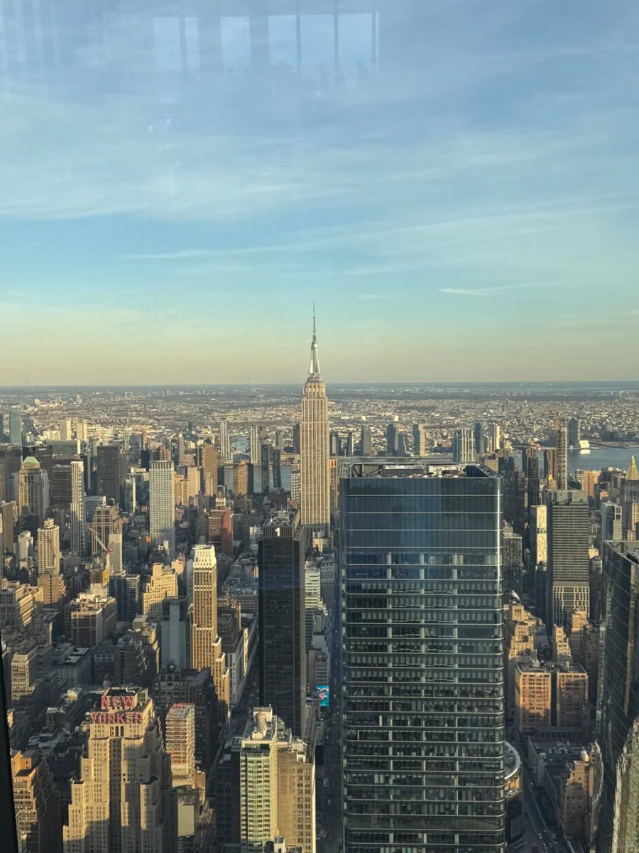 Alita962's tweet image. Lunch with a panoramic view of Manhattan! We had a truly beautiful meal at Peak restaurant on the 101st floor, "the top of New York City #topview #greatviewrestaurant #bestviewspot #beautifulrestaurant #newyorkfood