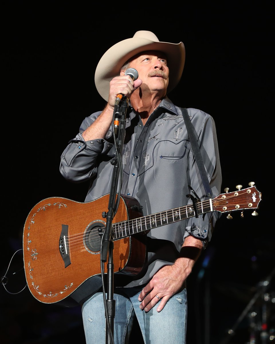 spectrumcenter's tweet photo. Throwback to 6️⃣ years ago today celebrating Alan Jackson’s show at Spectrum Center‼️
Comment below if you were there ⬇️ ⬇️
#spectrumcenter #clt #704 #2019
📸@GoPhotographer https://t.co/LdxV827xhh