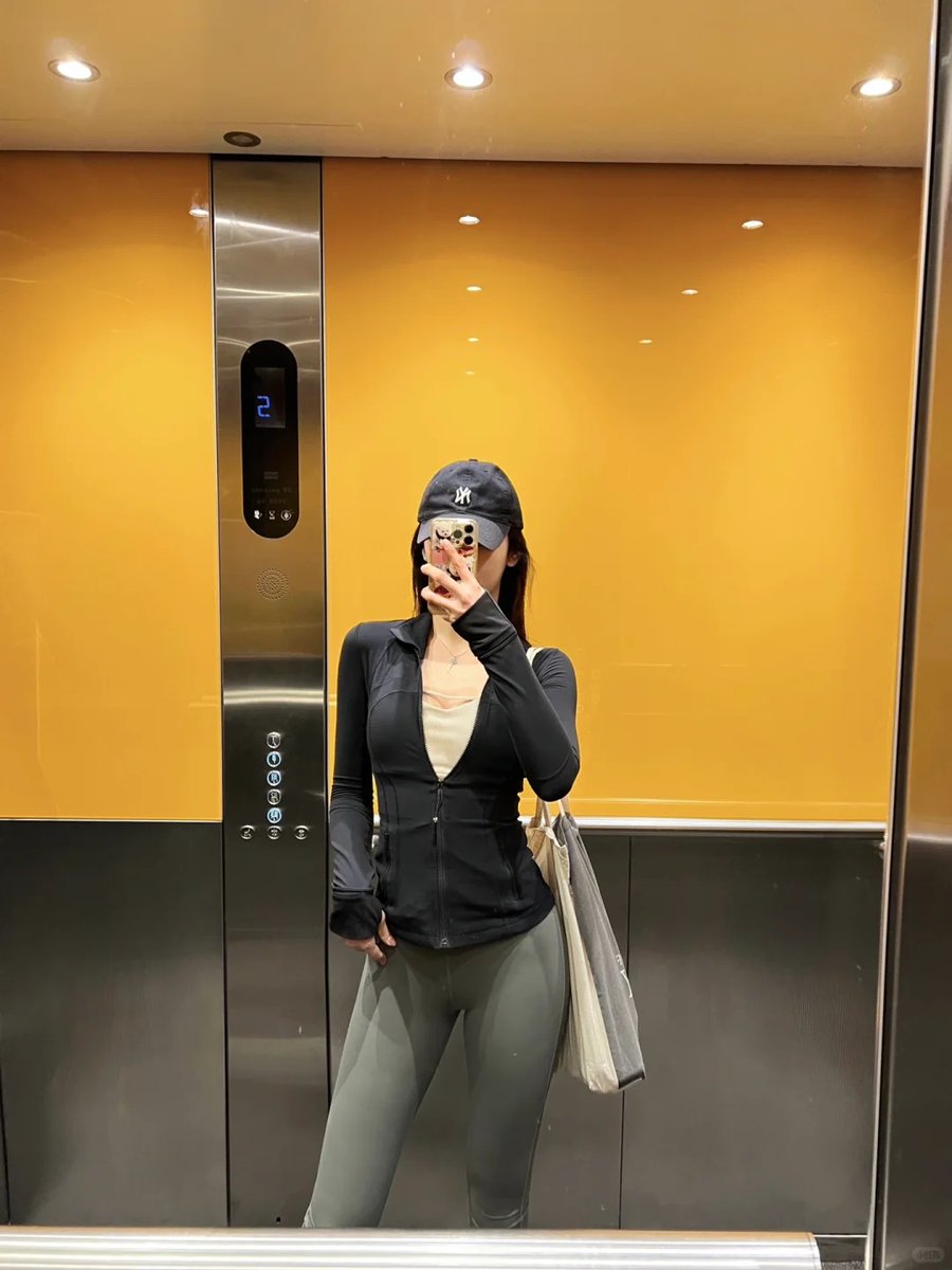 Rodgersago's tweet image. Went to the gym on vacation