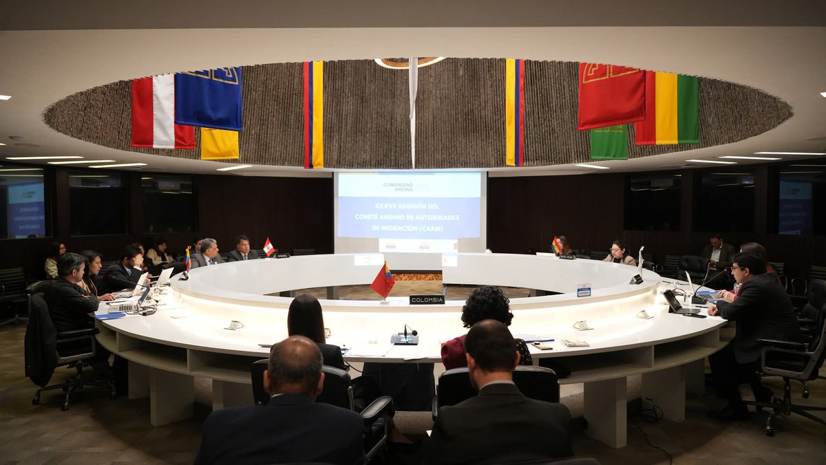 El 20 y 21 de agosto de 2025 en la ciudad de Lima-Peru, participamos de la XXXVII Reunión del #CAAM, para trabajar en la actualización del Estatuto Migratorio Andino (EMA), instrumento fundamental para seguir fortaleciendo el ejercicio de los derechos de los ciudadanos andinos.