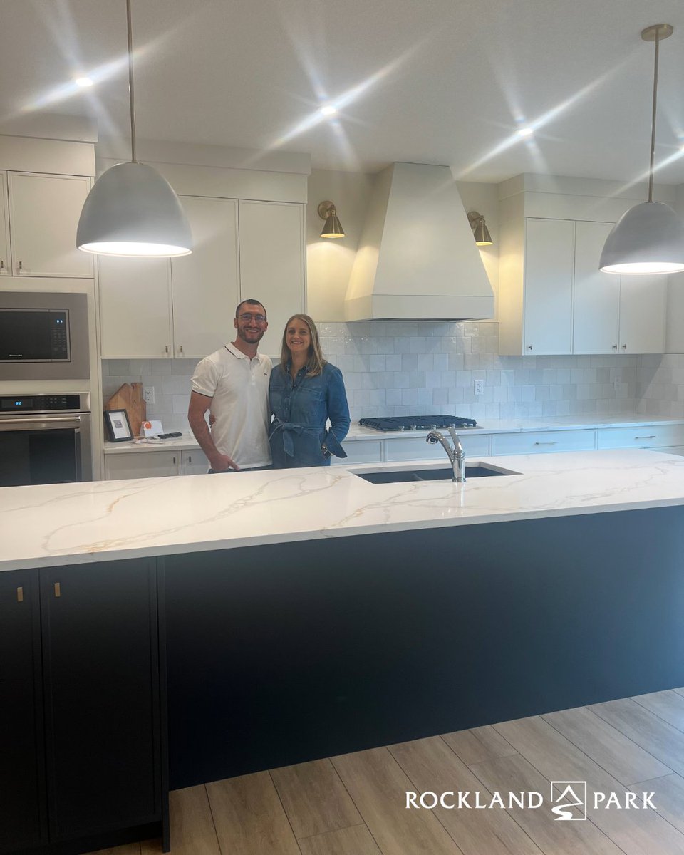 When one door closes, we open a brand new one! We're excited to welcome these families to their stunning new homes in these incredible master-planned communities. Congratulations on making the move🔑
#CedarglenHomes #YourCedarglenHome #YYCHomebuilder #NewHomesYYC #NWYYC #SWYYC