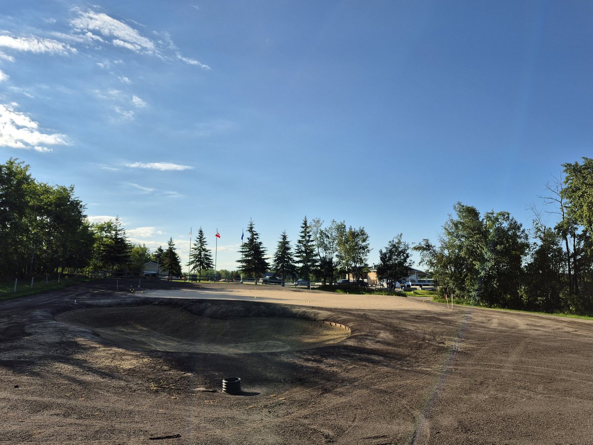 Tomorrow, finally sodding all of hole 8 &amp; 9. On Thursday, the greens on those holes will be sodded as well. CTC crew is going to be extra busy all this week. Temps will be pushing 30 degrees. #LLBGC