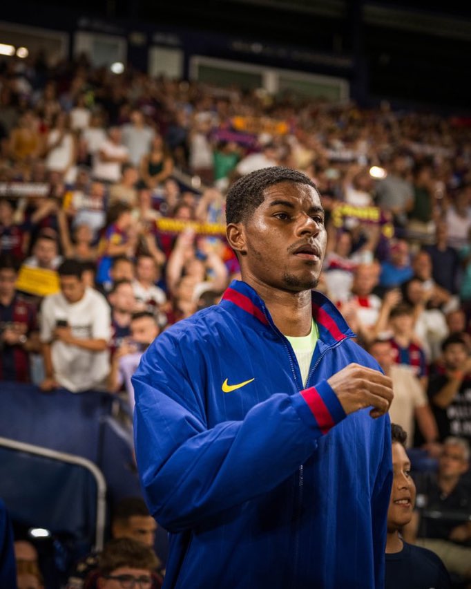 Quizás no fue el mejor de sus partidos ayer, aun así dejo varios destellos de calidad. 

👉🏻 Se le vio con muchas ganas y sobretodo hambre de aportar.

Pienso que vamos a ver una muy buena versión de Rashford este año 🏴󠁧󠁢󠁥󠁮󠁧󠁿