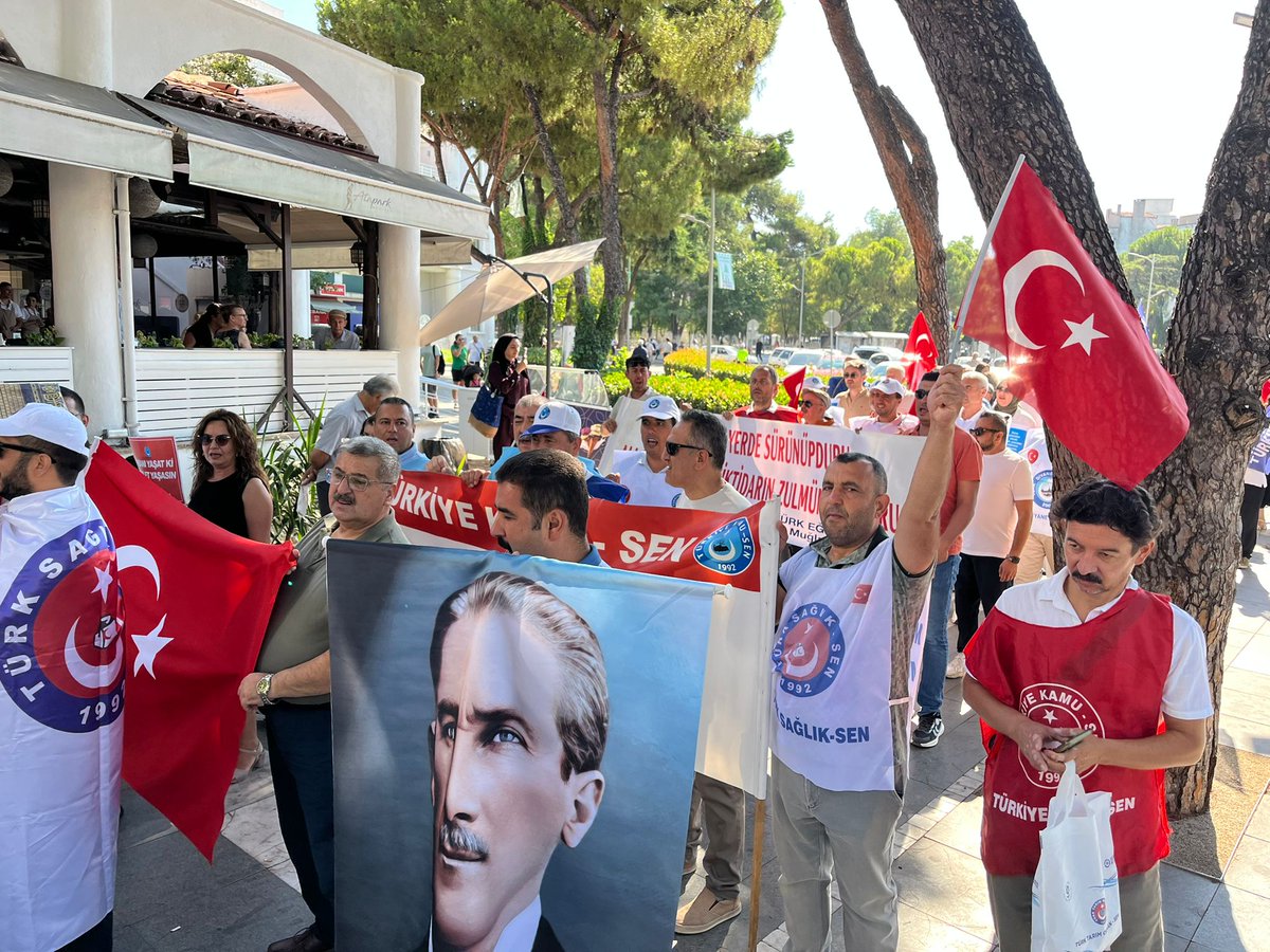 ilkerkocar48's tweet photo. "Sayılmayız parmak ile 
  tükenmeyiz kırmak ile.."

Daim olsun 🇹🇷 🇹🇷 🇹🇷 #KamuSenMemurunTeminatıdır https://t.co/U0gXPm0K3d