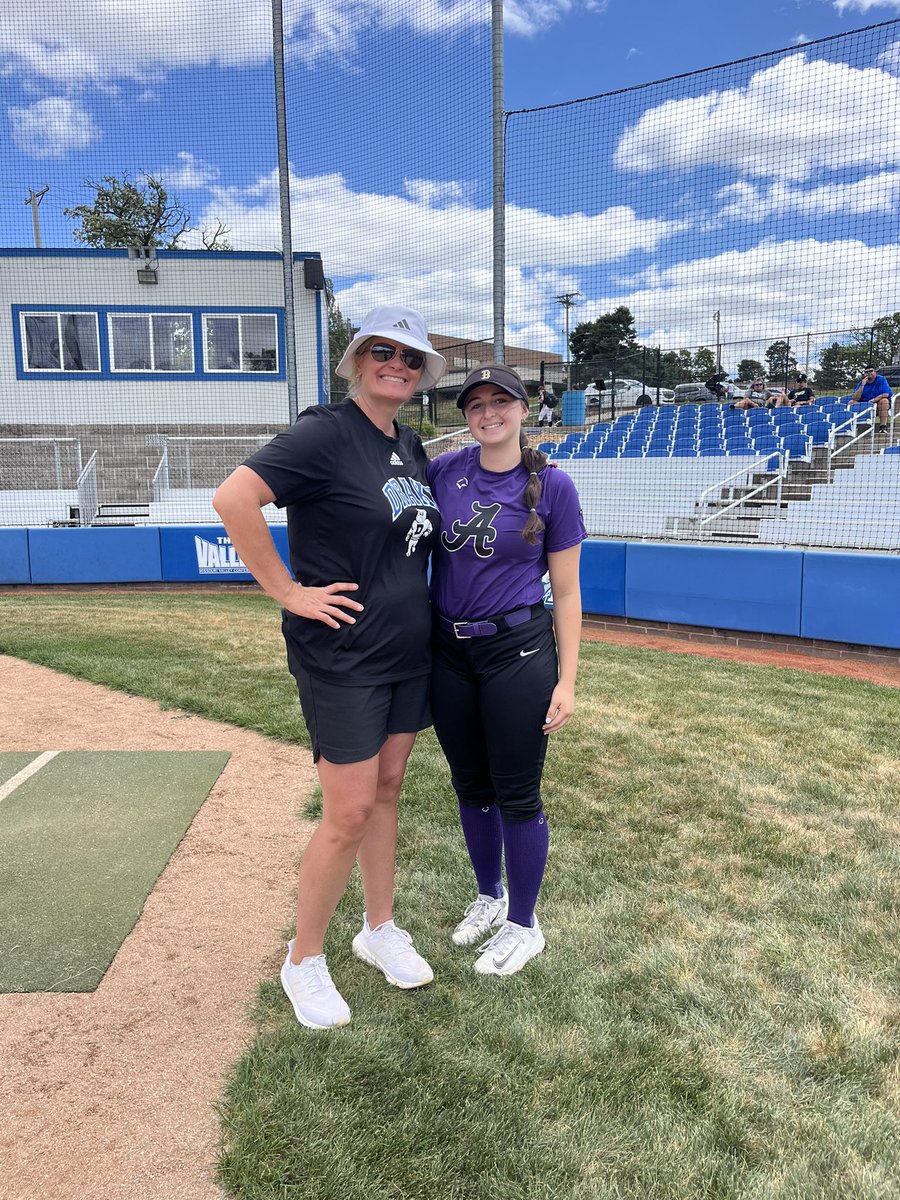 First time at  <a href="/DrakeSoftball/">Drake Softball</a>, I had a great  experience working with <a href="/LindseyDiehl/">Lindsey Diehl</a>,<a href="/Jennmarsh27/">Jenn Marshall</a>,<a href="/jacobsen_molly/">Molly Jacobsen McCargar</a>, and the players!!!  Look forward to coming back! 
<a href="/bhs_tiger/">BHS Tiger Softball</a> <a href="/Aces_SoftballKC/">Aces Softball</a> <a href="/joelAgarcia83/">Joel Garcia</a> <a href="/STayTaylor18/">Taylor Taylor</a>