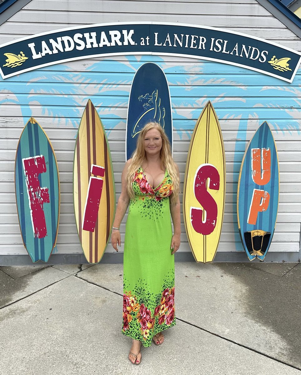 Miss Betty gave me this dress…so sweet and thoughtful! Fins UP ⬆️ gentlemen lol 😆