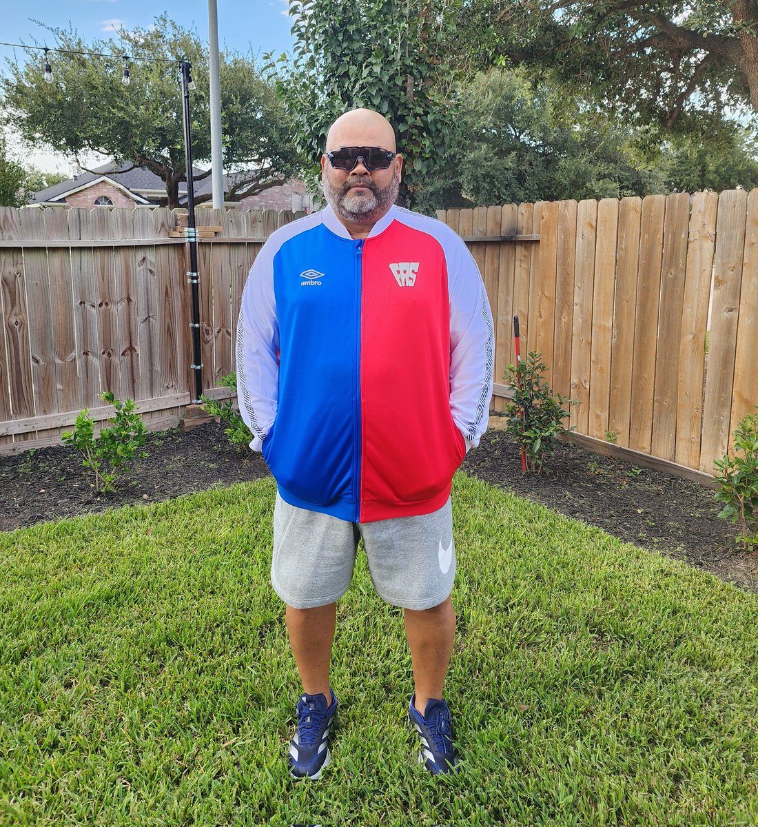 Amor a la Kamizola ❤️ ⚽️ 💙 
Gracias <a href="/CDeportivoFAS/">Club Deportivo FAS</a> 🟥🟦Gracias🙏 <a href="/umbro/">Umbro</a> 🏴󠁧󠁢󠁥󠁮󠁧󠁿 Por esta Chumpa Recordando aquellos Finales de los 80's y Principios de los 90's con aquel FAS el equipo Coca-Cola 
Muchos Recuerdos &amp; Nostalgia !!!
Coleccion Rincon del Mongo2️⃣2️⃣