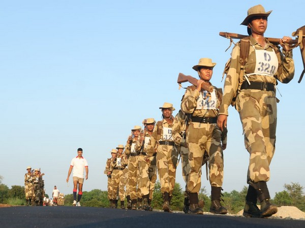 SMXWorldUpdates's tweet photo. CISF creates first-ever all-women commando unit for front-line operations
#CISF #allwomen #commandounit https://t.co/jS9azHg7Nd
