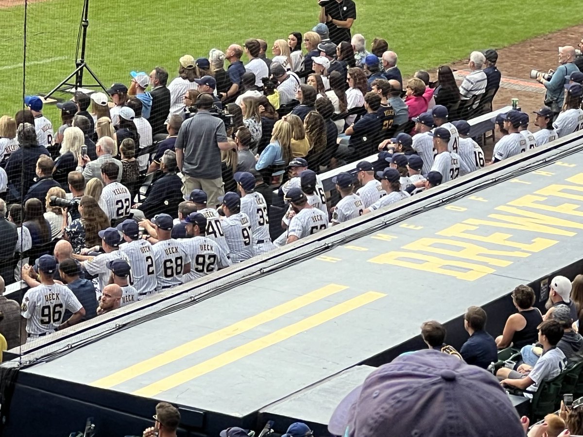The players’ jerseys. 😭