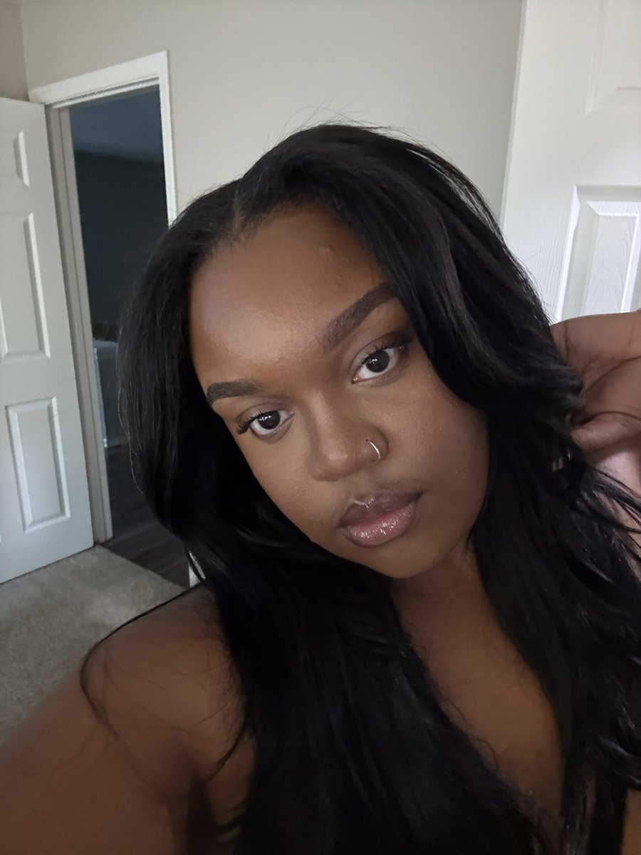 nylannnnn's tweet photo. no lash look >>> https://t.co/rsoWxk45s7