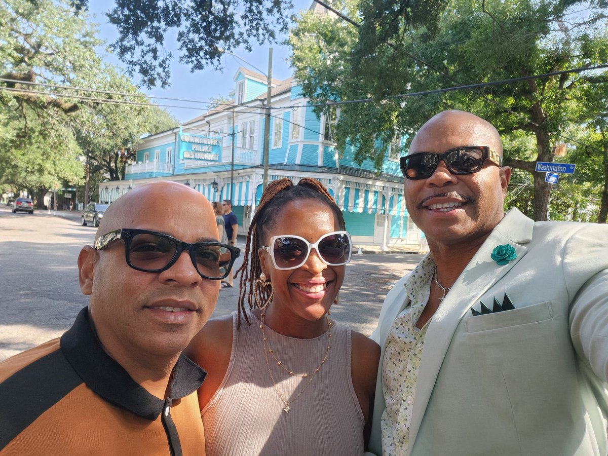 rtcbarnes's tweet photo. Sunday Funday vibes at Commander’s Palace! 🥂✨ Great food, great company, and unforgettable moments in New Orleans! 💙 #CommandersPalace #SundayFunday #NewOrleansVibes https://t.co/8fPQiESMYO