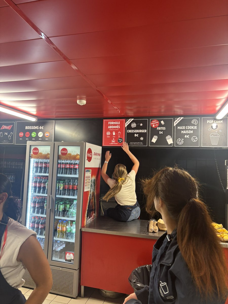 marechaln59's tweet photo. @losclive vraiment pas cool cette entrée en matière niveau restauration!
Augmentation significative du prix de l’offre abonnée 😏
Mais encore pire, un bug a priori empêché de faire l’offre, résultats tu payes au détail et pour une frite un burger et une boisson 19€ 😬🫣 😱 https://t.co/JDNIOgQkeS