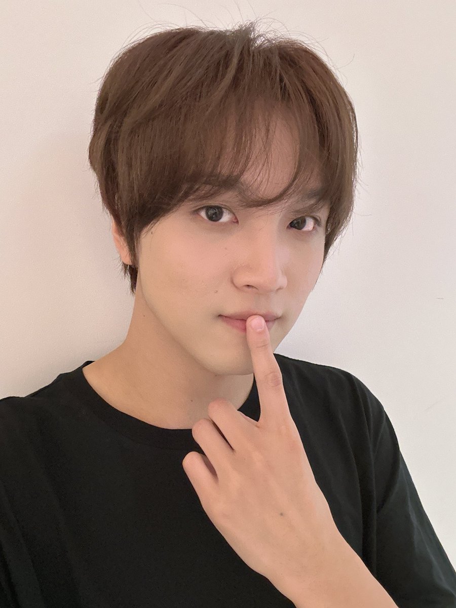 hyeokfs's tweet image. HAECHAN BBL 🐻💬

“today’s haechan”
“why don’t i look innocent”
“it’s dream’s 9th anniversary”
“time really flies… i’m getting old…”
“i first saw jeno in a dream and i've sen him for 12 years”
“woah, it’s been a while lee donghyuck”
“i couldn’t have done it without you guys on…