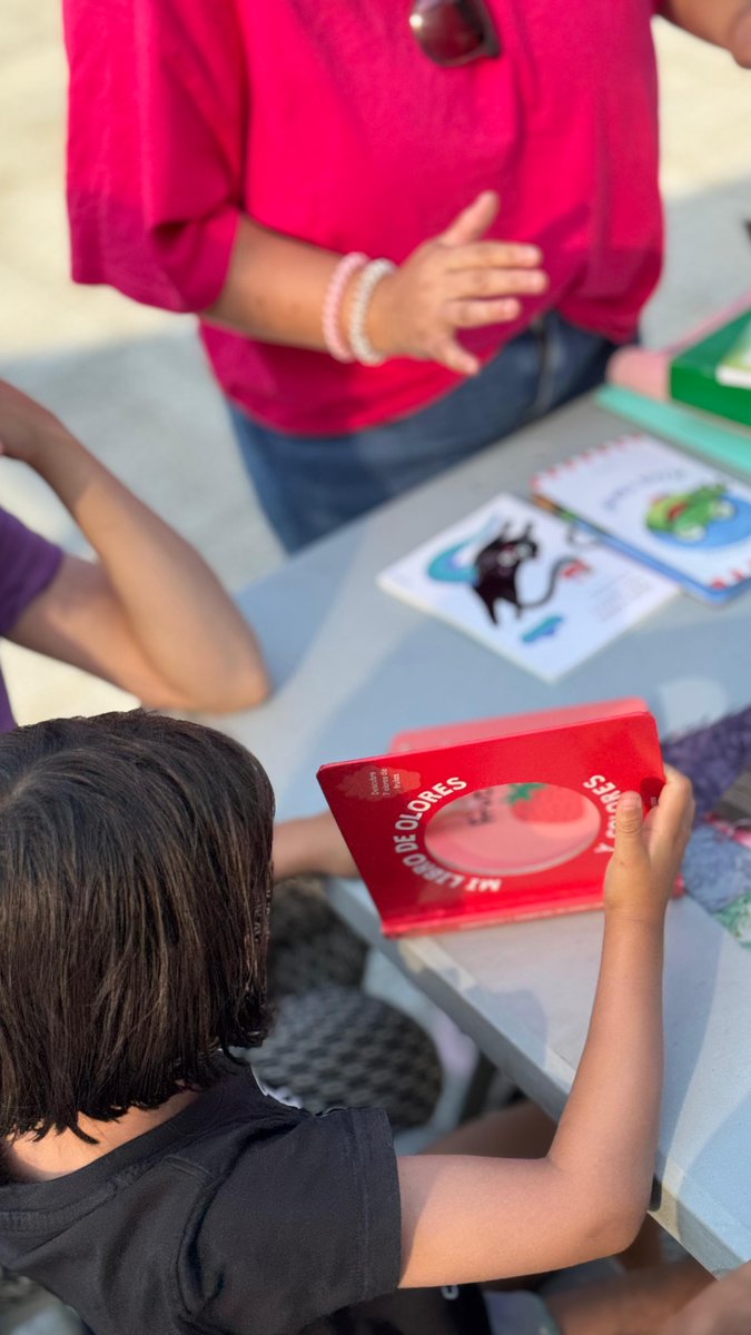 🌿Esta tarde o xardín do Chafarís converteuse nun obradoiro de edición de libros da man de Cuarto de Inverno. 

Grazas por esta sesión de contos manipulativo que enxalza os oficios do libro! 🙌 

#VilaDoLibro #CuartodeInverno #ObradoiroEditorial #LiteraturaInfantil