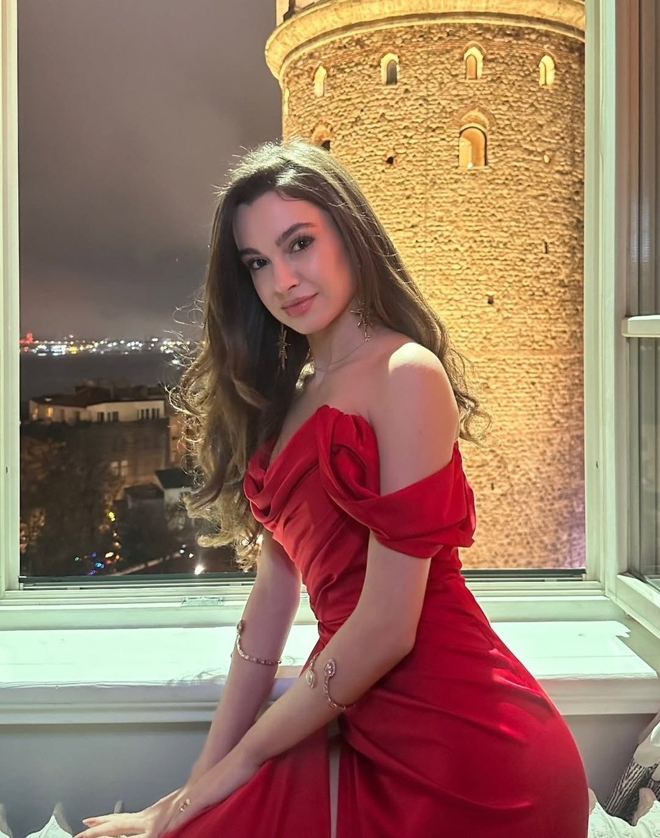 Yazgı ve kırmızı kocaman bir şaka olmalı❤️‍🔥🫠
#suburcuyazgıcoşkun