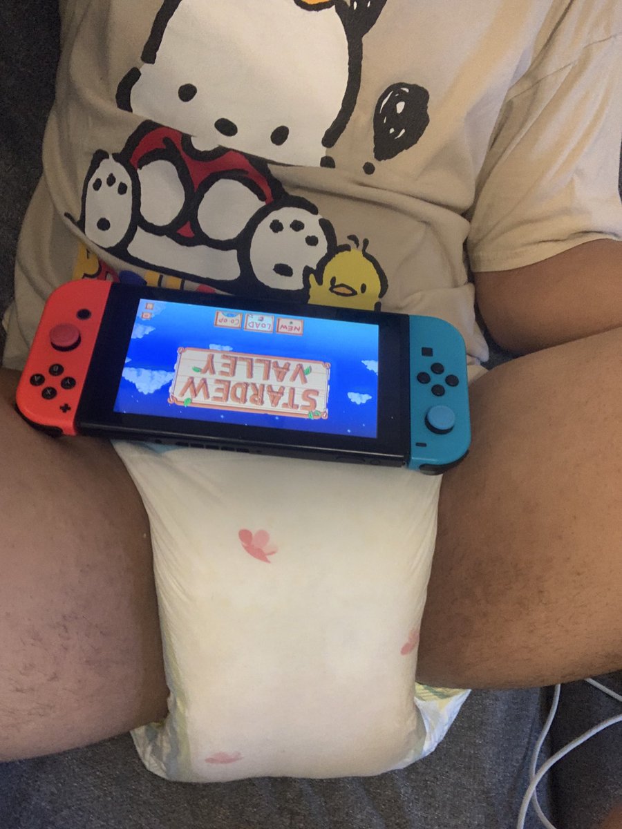 Sogging my gamer pants like a pro~💦✨