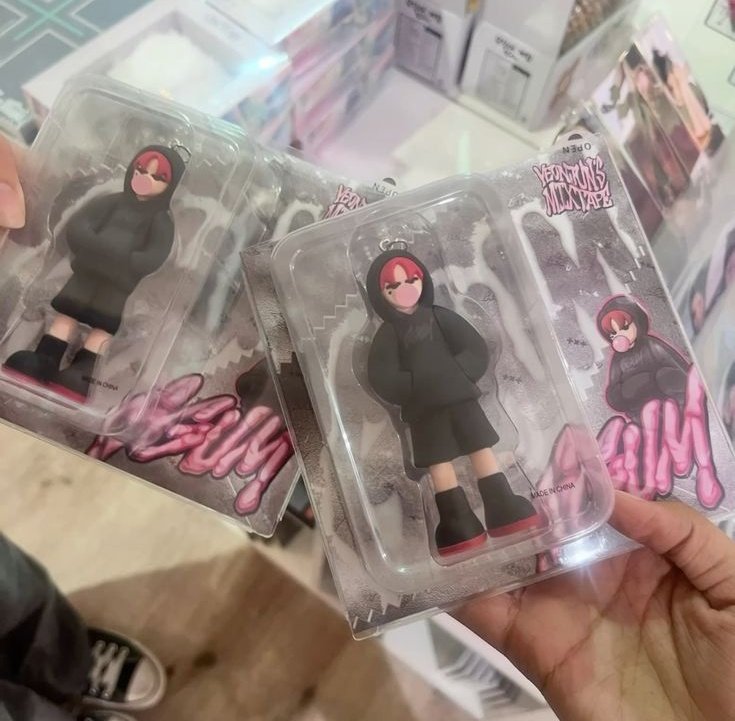 ؘ (@hyukazitos) on Twitter photo 