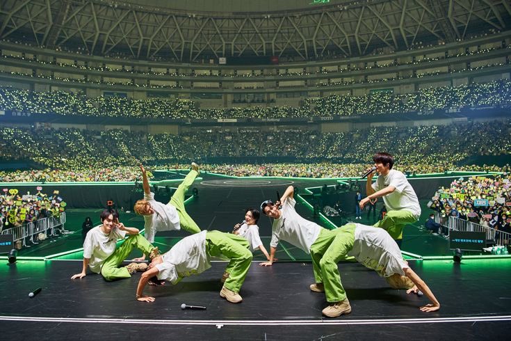 haechan: “for dream, there might not have even been a 9th anniversary, but really we, czennies and dream, made this together. this isnt the company, its the two of us who made it. so today, lets really be happy”

OH MY GOOOOOD MY 7DREAM FAMILY 😭🥹