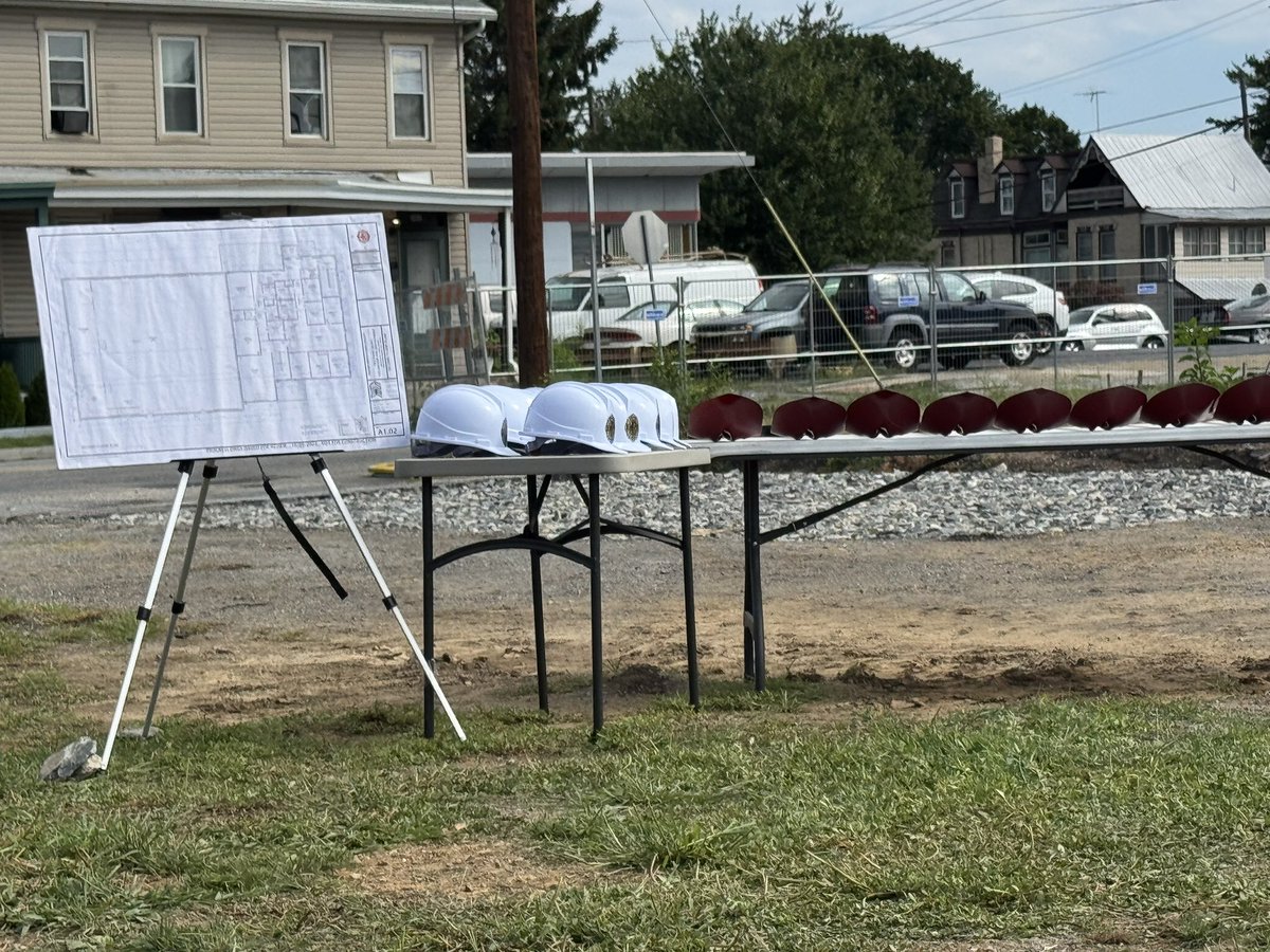 RepDelozier's tweet image. Ground breaking for the new Mechanicsburg Fire Station was held and it was a great crowd that showed up to support. Glad to be there with @SenatorKeefer  Comm Neiderer and @RepScottPerry to support Mechanicsburg Fire Dept.