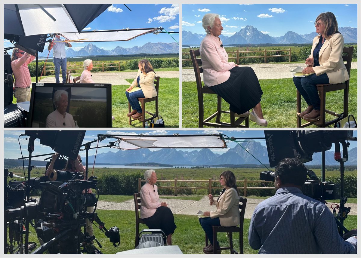 Lagarde's tweet image. Behind the scenes of my interview with @MariaBartiromo on @FoxNews’ @SundayFutures.

We discussed the @ecb’s work and why central bank independence is crucial.

Watch the full conversation this Monday on @MorningsMaria via @FoxBusiness.

Watch the preview below ⬇️