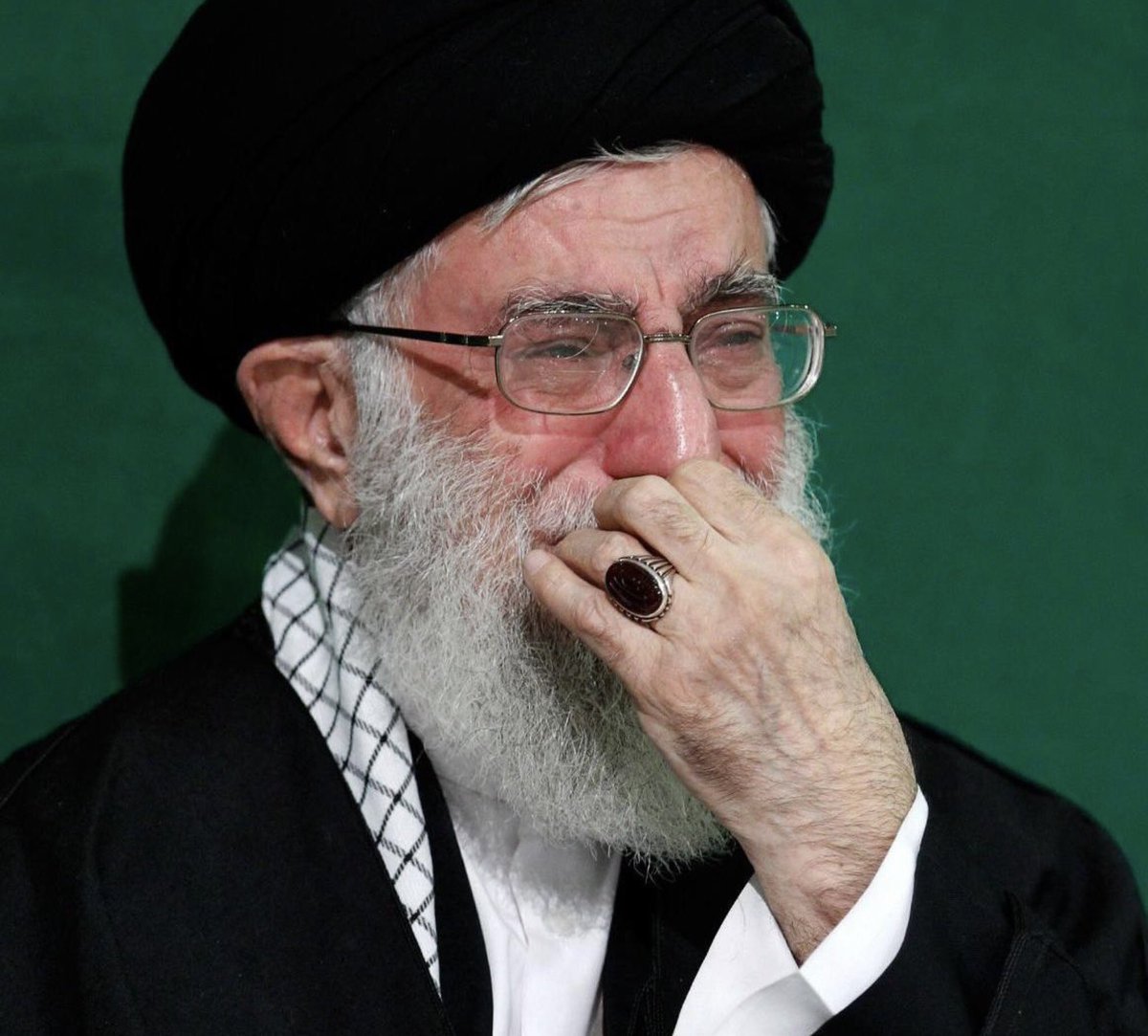 خامنه ای اعتراف کرد که مردم، خواهان #بازگشت_پادشاهی_پهلوی هستند.

اما در خارج از ایران عده ای اصرار دارند جمهوری دوم را بر مردم تحمیل کنند. 

#پاينده_ایران #جاویدشاه