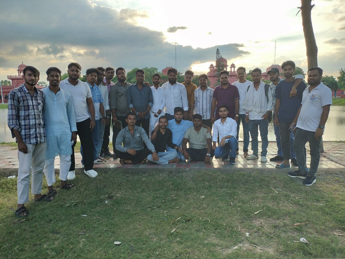 biharibabusl's tweet photo. NSUI दरभंगा ने ललित नारायण मिथिला विश्वविद्यालय कैंपस में 27 अगस्त 2025 को मिथिला की पावन धरती, दरभंगा में होने वाली #VoterAdhikarYatra की तैयारी को लेकर एकजुट होकर रणनीति बनाई जिसमें मैं शामिल हुआ
#VoterAdhikarYatra 
@RahulGandhi @priyankagandhi @kanhaiyakumar https://t.co/mPGFGsTZKr