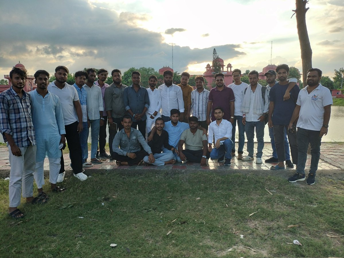 biharibabusl's tweet photo. NSUI दरभंगा ने ललित नारायण मिथिला विश्वविद्यालय कैंपस में 27 अगस्त 2025 को मिथिला की पावन धरती, दरभंगा में होने वाली #VoterAdhikarYatra की तैयारी को लेकर एकजुट होकर रणनीति बनाई जिसमें मैं शामिल हुआ
#VoterAdhikarYatra 
@RahulGandhi @priyankagandhi @kanhaiyakumar https://t.co/mPGFGsTZKr